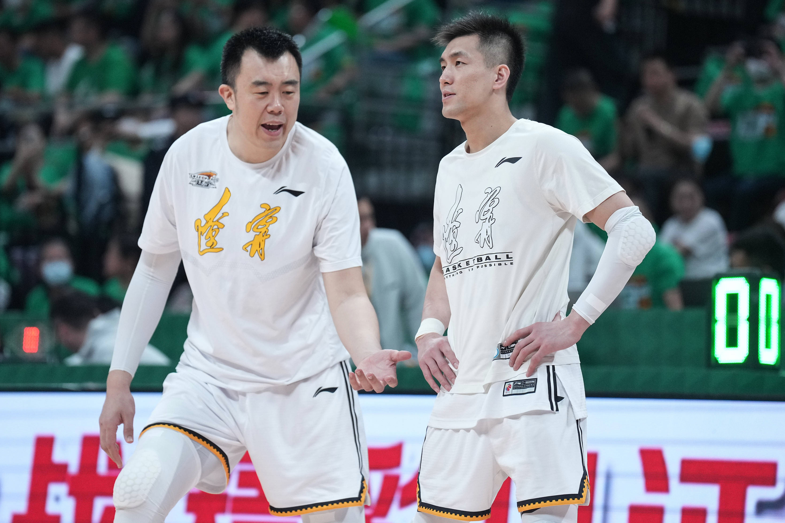 76人横扫辽宁队，郭艾伦扛起全队