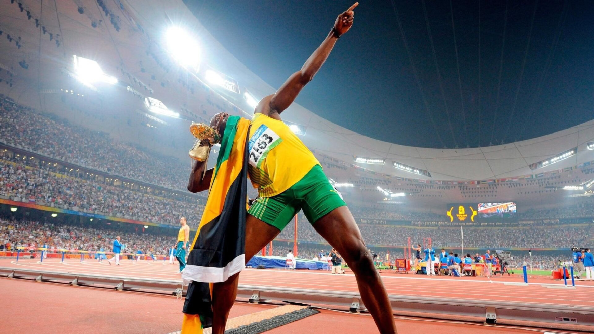 双城记，当雄鹿的终局狂飙，遇见范弗利特的国际赛场接管