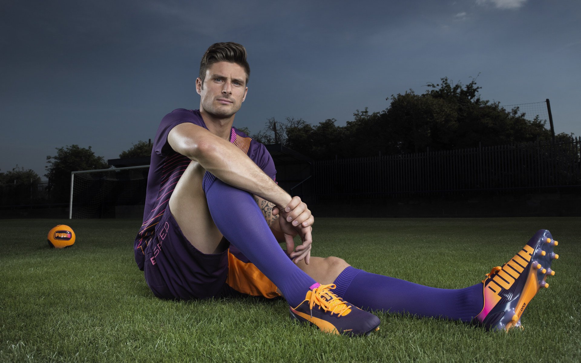 赛道上的绝对主宰，红牛车队完胜索伯，周冠宇状态火热点燃赛场